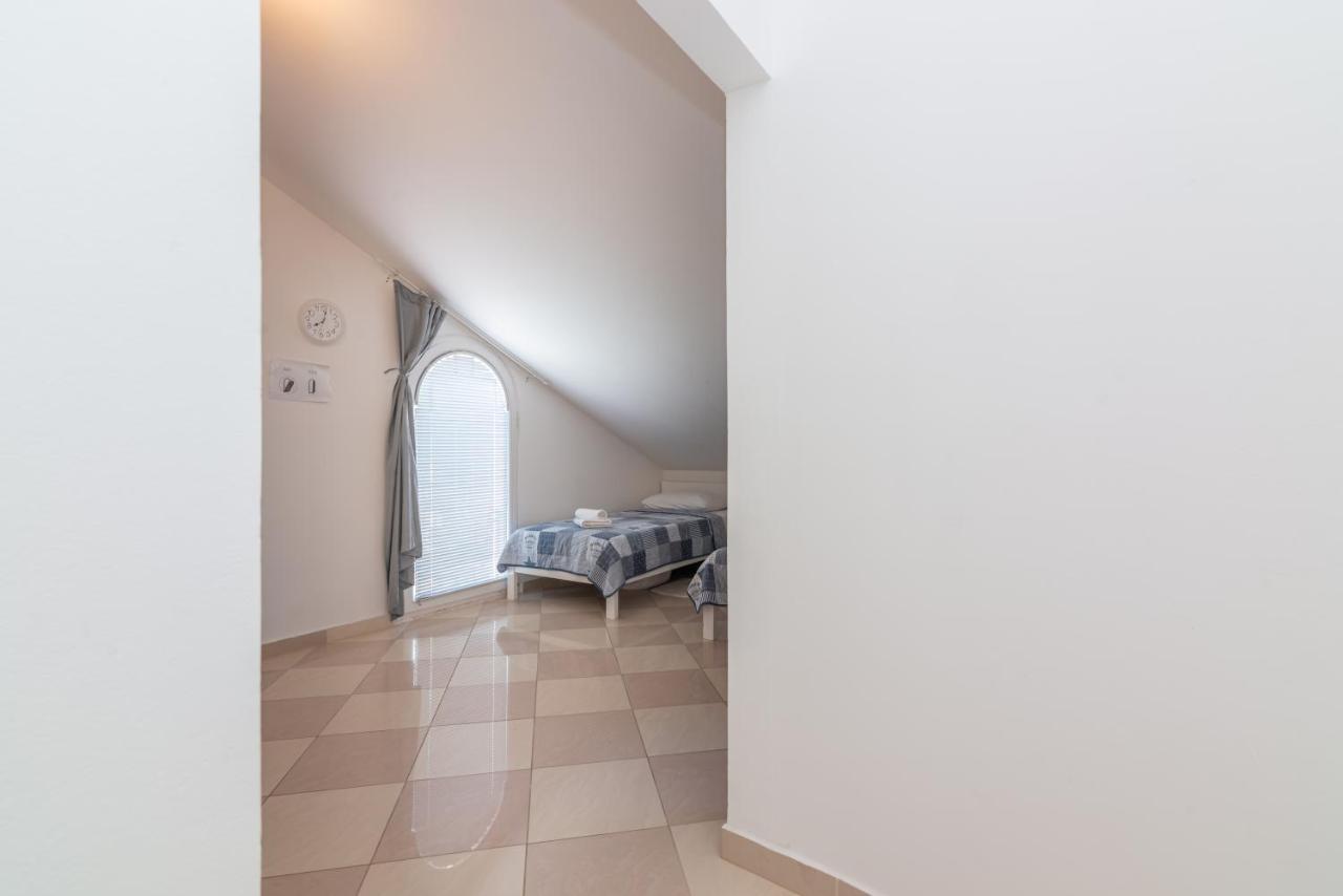 Apartment Mimoza 6, Baska, Krk מראה חיצוני תמונה