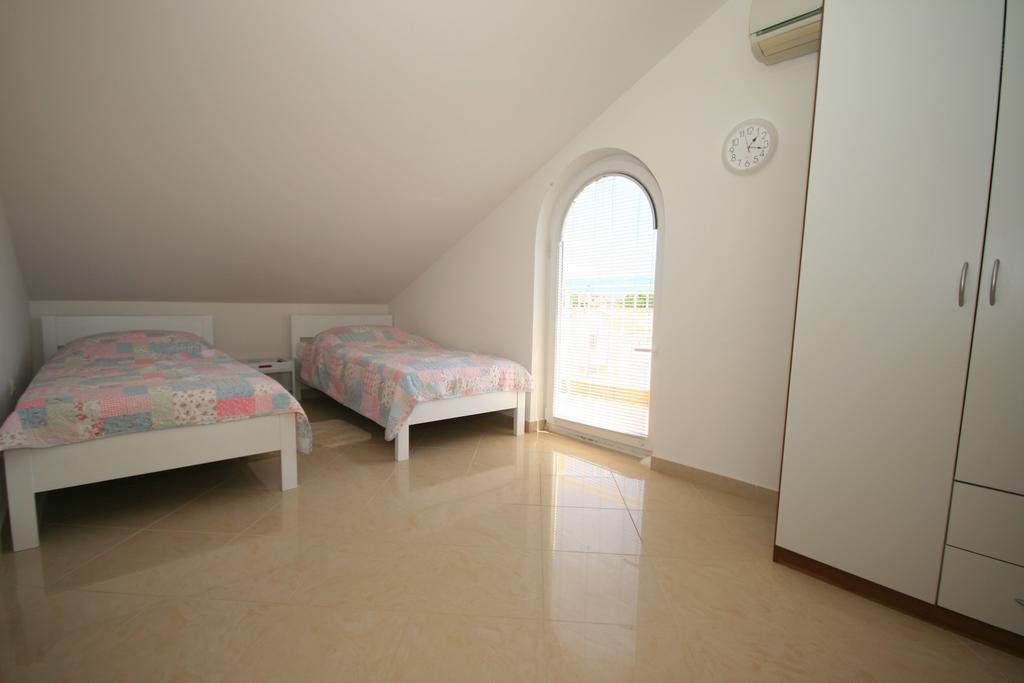 Apartment Mimoza 6, Baska, Krk מראה חיצוני תמונה