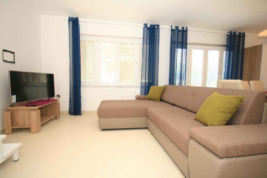 Apartment Mimoza 6, Baska, Krk מראה חיצוני תמונה