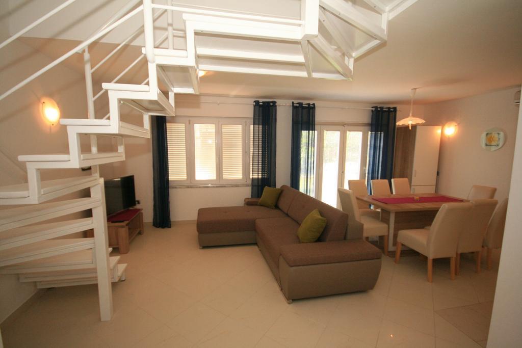 Apartment Mimoza 6, Baska, Krk מראה חיצוני תמונה